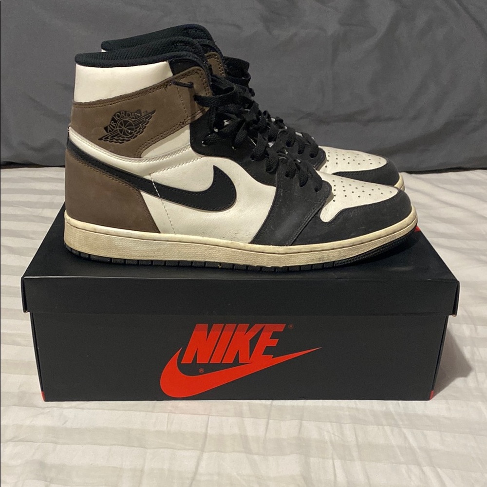 Nike Dark Mocha Jordan 1 Sneakers with High-Top Design